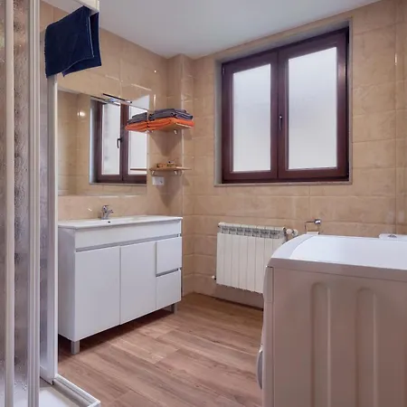 Primero Izquierda Apartment